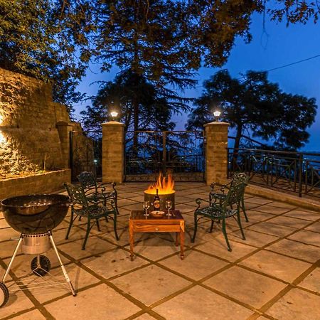 Stayvista At Paris Villa With Pvt Pool & Valley View Kasauli Zewnętrze zdjęcie