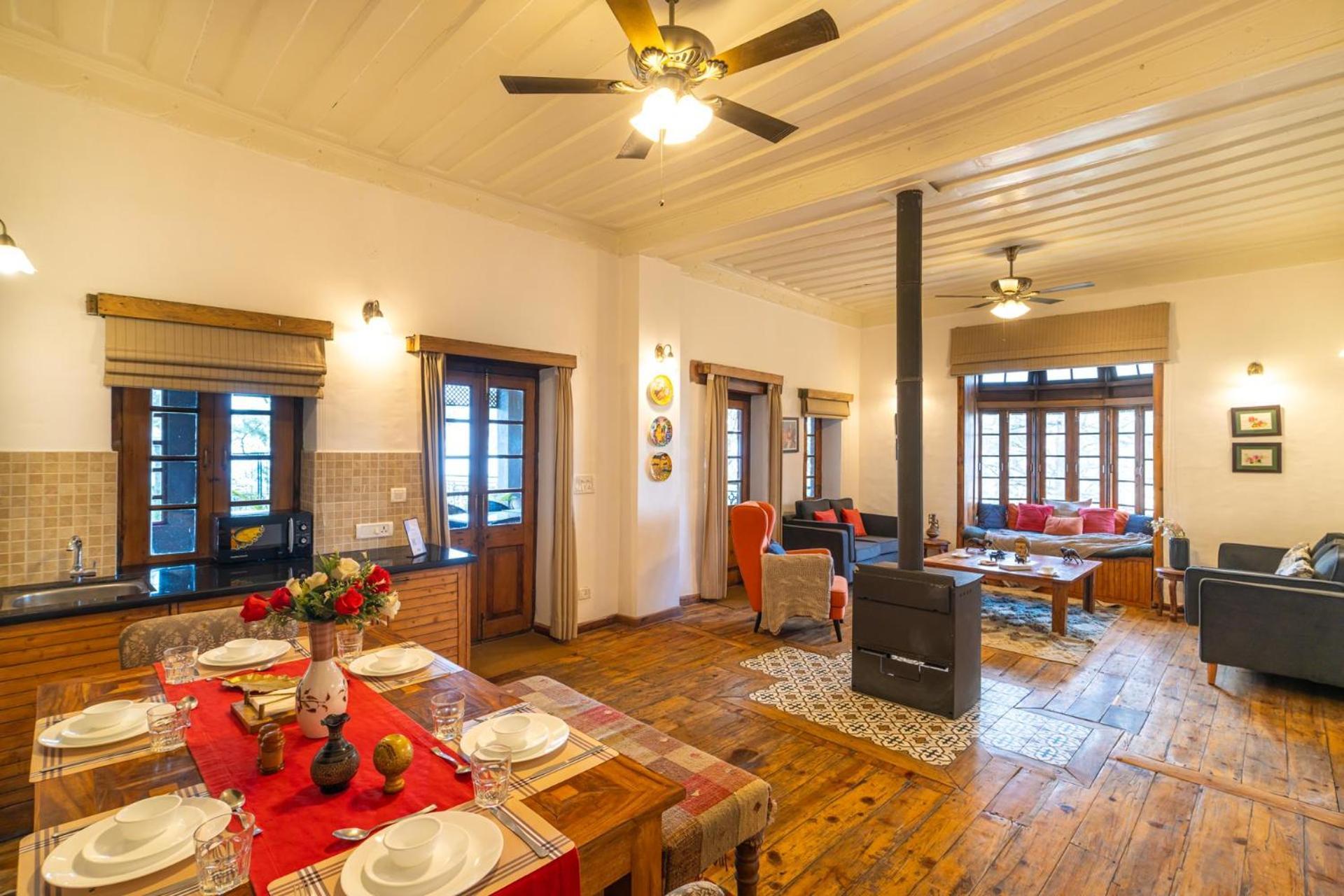 Stayvista At Paris Villa With Pvt Pool & Valley View Kasauli Zewnętrze zdjęcie