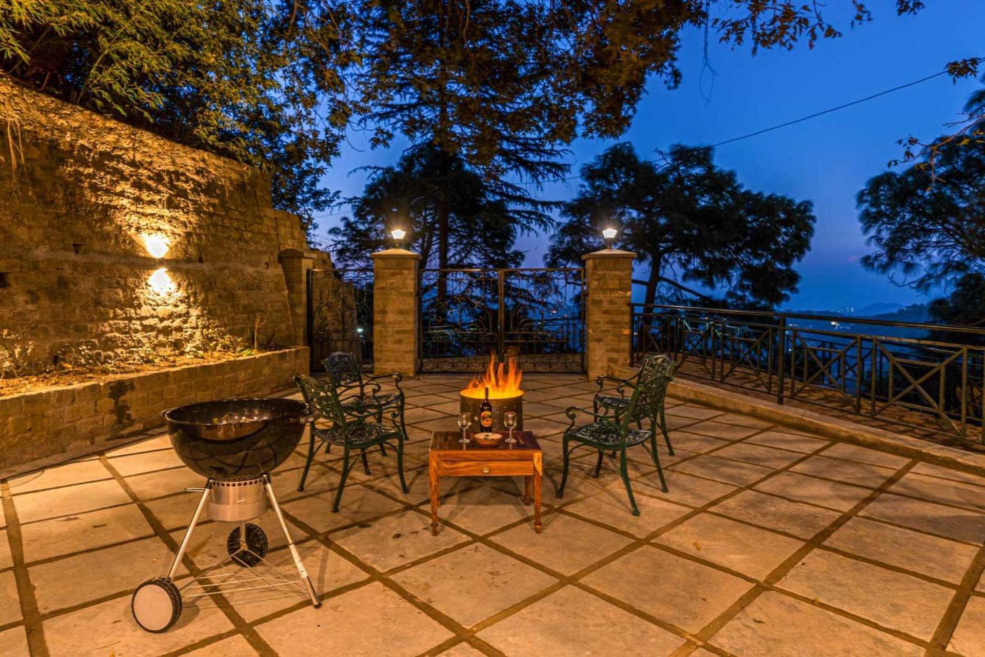 Stayvista At Paris Villa With Pvt Pool & Valley View Kasauli Zewnętrze zdjęcie