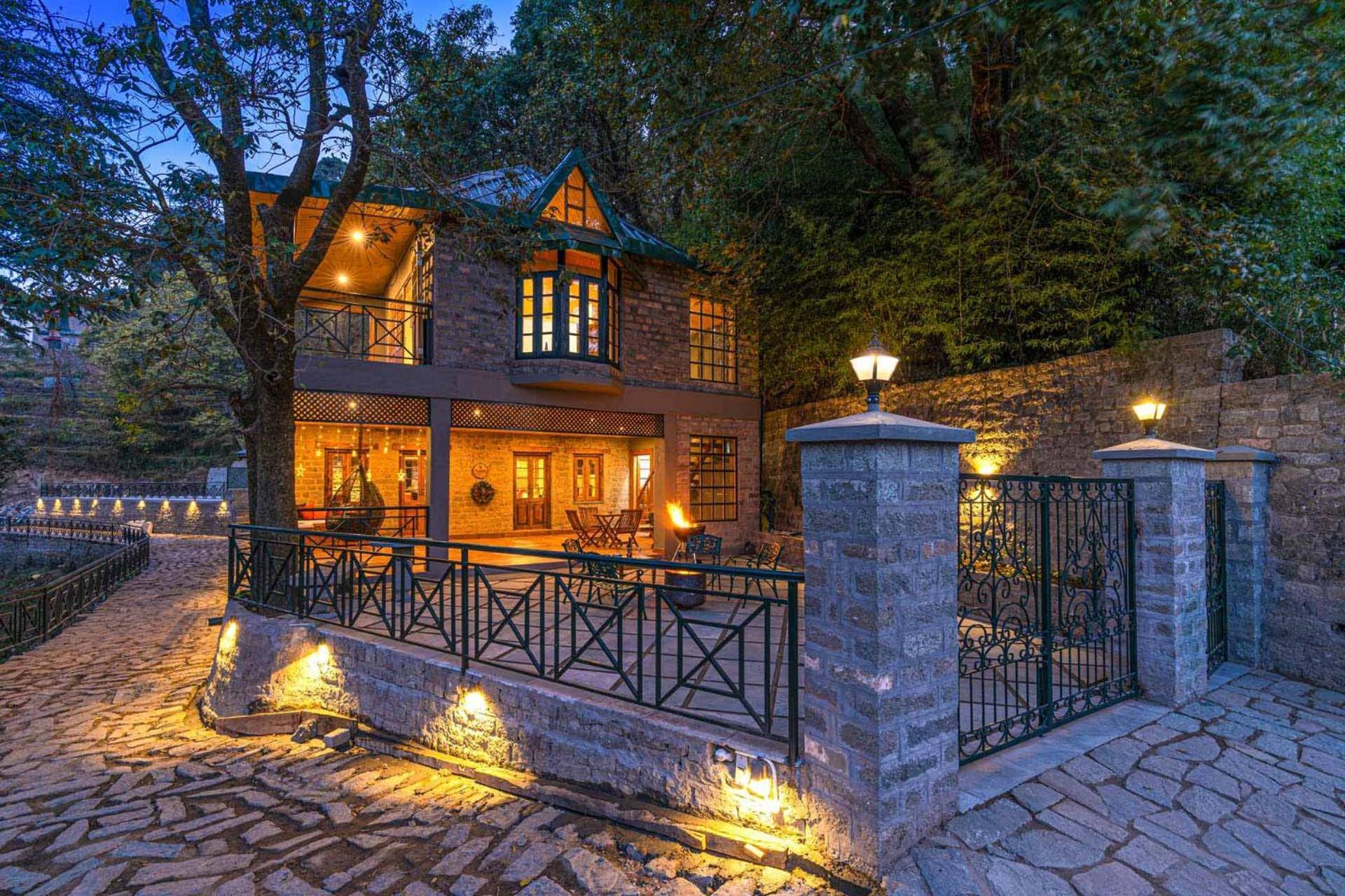 Stayvista At Paris Villa With Pvt Pool & Valley View Kasauli Zewnętrze zdjęcie