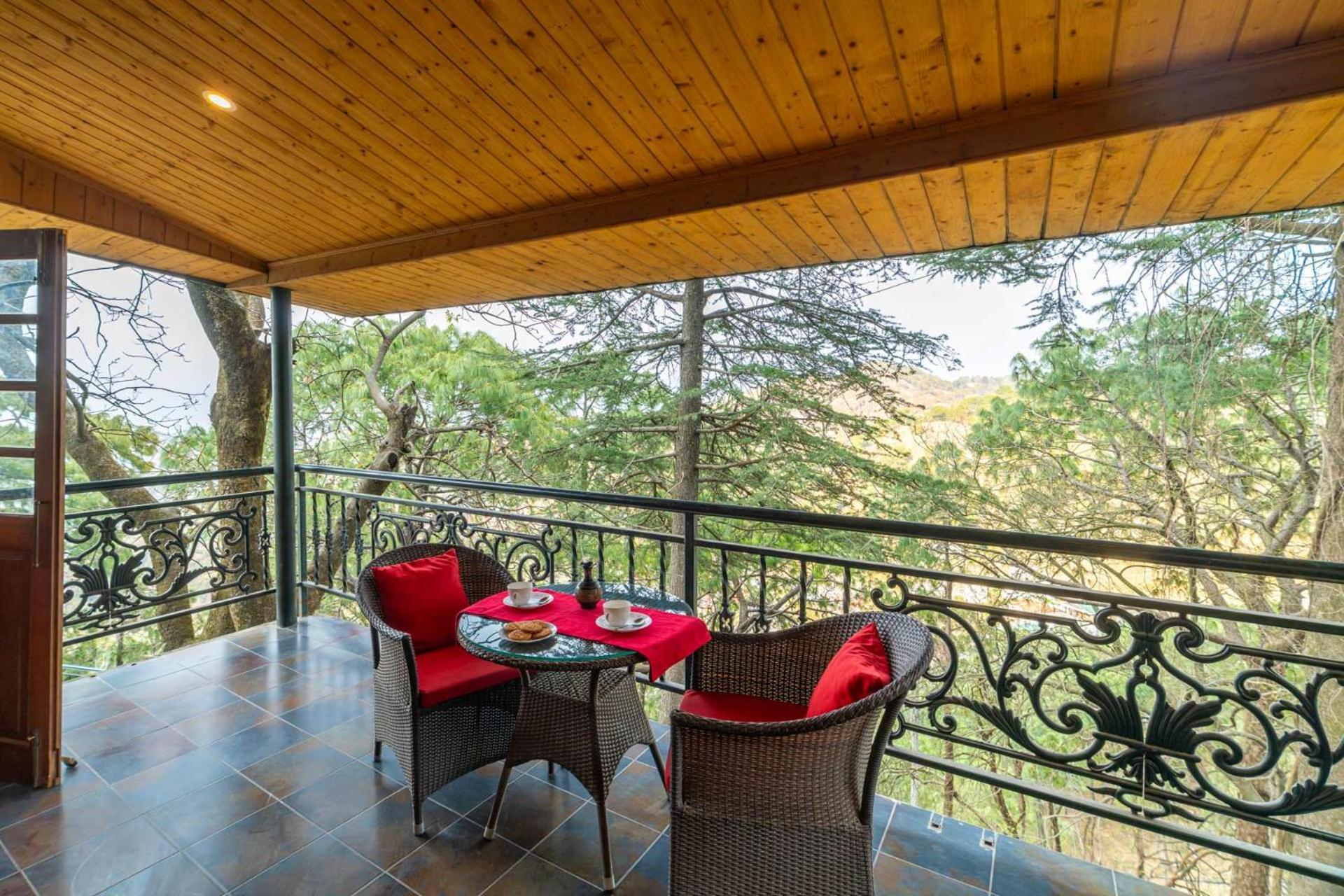 Stayvista At Paris Villa With Pvt Pool & Valley View Kasauli Zewnętrze zdjęcie